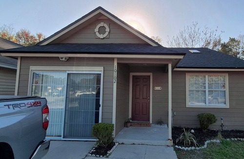 Arlington House | Charming 3 bedroom 2 bathroom's house with Wi-Fi and AC in fabulous Jacksonville