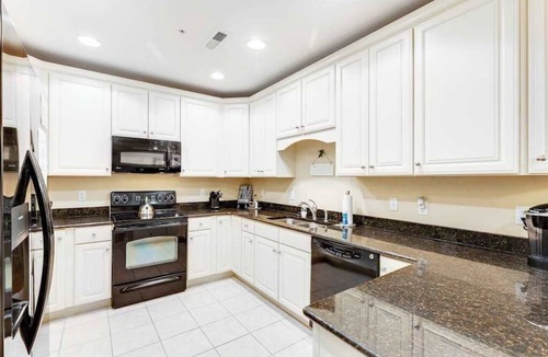 Sun Ridge Condo | Charming condo near the pool with hot tub & tennis