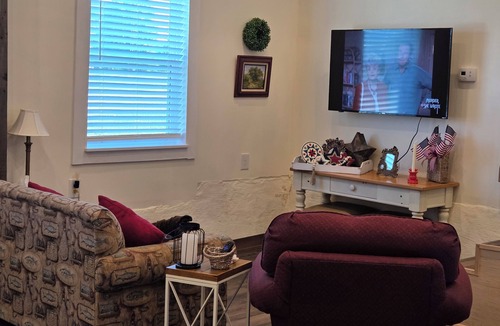 New Market House | Charming historic barn in New Market with WiFi and AC