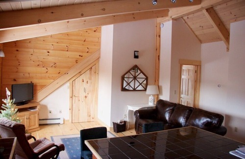 Woodstock Apartment | Charming Log Cabin Apartment in Woodstock Village