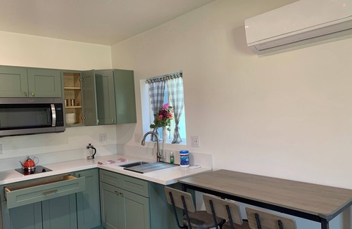 Northridge Apartment | Charming New studio with WiFi and AC in delightful Northridge