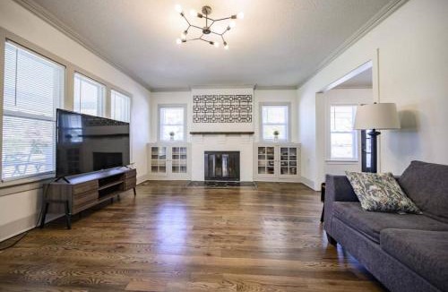 Winchester House | Charming Retreat 5 Min to Tims Ford Lake Sleeps 8