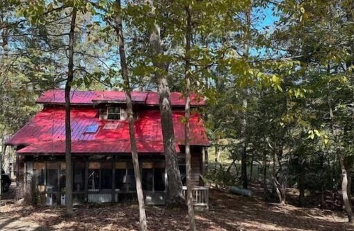 Goodsprings House | Charming River Cabin Retreat, Sleeps 14, near fishing and hunting + boat parking