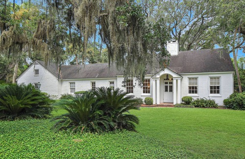 Sea Island Cottage | Charming Sea Island Cottage Steps to Beach Sleeps 10