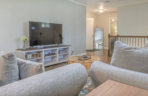 Columbus House | Charming Spacious Home with Game room