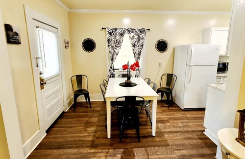 Gulfport Cottage | Charming Updated Cottage Near Beach | Dog-friendly