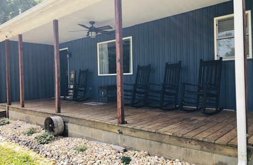 Dandridge House | Cheerful 4-Bedroom In Beautiful Dandridge