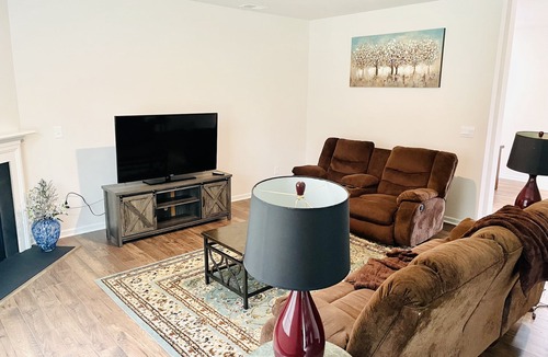 Mooresville House | Cheerful 4 bedroom 2.5 bath house