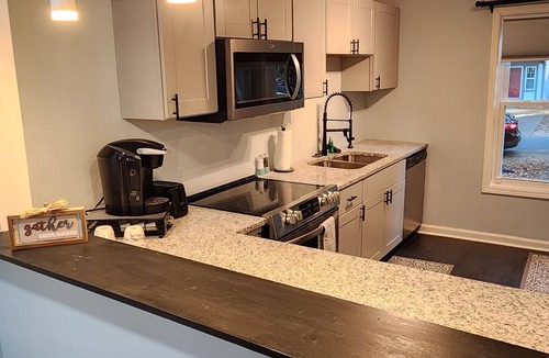 Marietta House | Cheerful, cozy townhouse minutes from stadium, downtown, area attractions