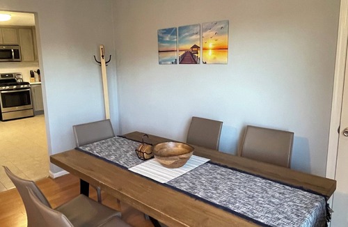 Harrison Apartment | Chic 2Bd - 1Bath, Easy NYC 20 min Train Ride + Parking,