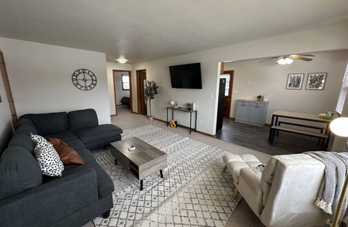 Appleton Apartment | Chic & Cozy APT-Self Check-In