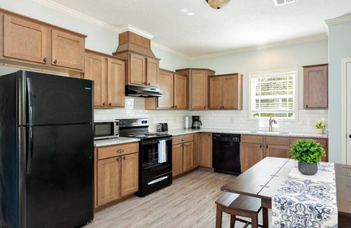 Harvest Apartment | Chic Craftsman Duplex for 2 near Madison