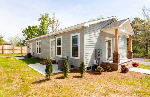 Harvest Apartment | Chic Craftsman Duplex for 2 near Madison