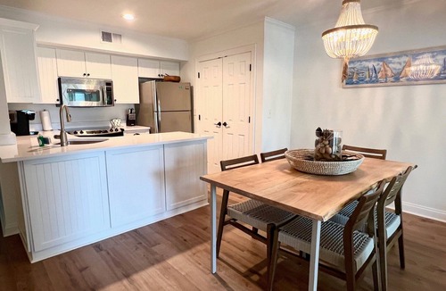 Seabrook Island Villa | Chic Oasis. Pet friendly. Club access included.