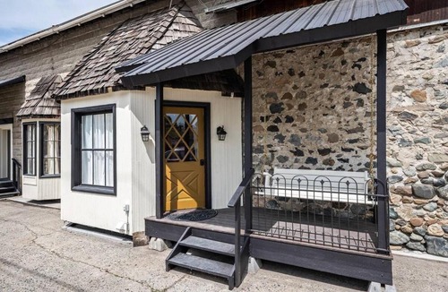 Cashmere Apartment | Chickadee Suite