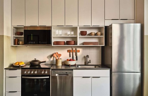 Yamacraw Village Apartment | City Access + Bike Rentals, Pool & Pet-Friendly
