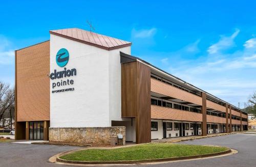 Town Center Hotel | Clarion Pointe Kennesaw Town Center