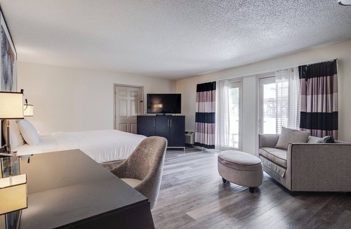 Pooler Hotel | Clarks Inn Savannah Airport