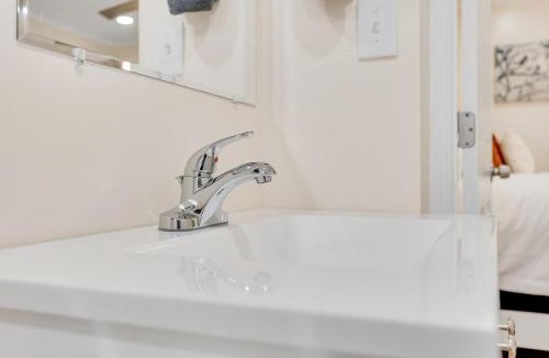 Columbus House | Classic Comfort Home- Near Ft Benning, Large Deck, Sleeps 10