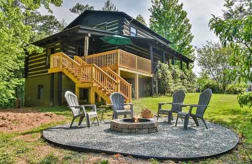 Weaverville Cabin | Classic Log Cabin 15 minutes to downtown Asheville-fire pit, pond, fireplace