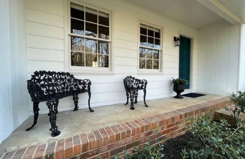 Covington House | Classic on Cherry- Private Home - 1.3m from Town square -Covington -Mystic Falls