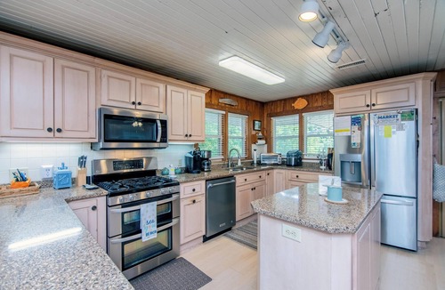 Edisto Island House | Classic on the St. Helena Sound w/Sunset Views: Screened Porch: Dolphin Sightings; Cable TV/WiFi