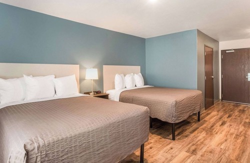 Newnan Hotel | Clean, Affordable Room Perfect for Extended Stays