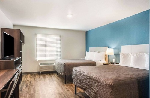 Newnan Hotel | Clean, Affordable Room Perfect for Extended Stays
