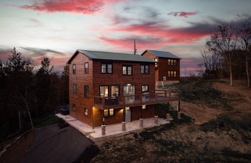 Sevierville Cabin | Close to attractions~Dog Friendly~Indoor Pool~Hot Tub~Views