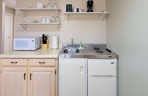 Baneberry House | Close to Douglas Lake, Picnic Area, Gym, Dog Friendly