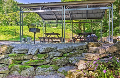 Clyde Cabin | Clyde Cabin Hideaway: Porch & Grill