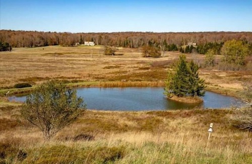Old Timberline House | CM05-Sweeping Views! Private Pond, Hot tub!
