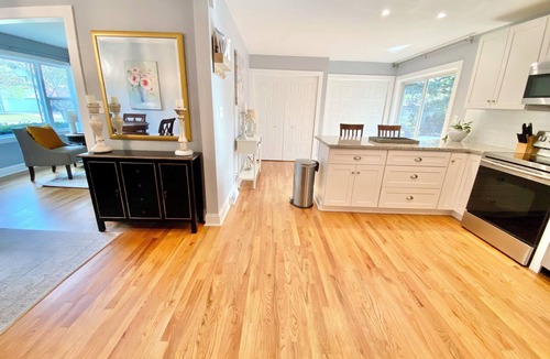 West Ashley House | Coastal Comfort in Charleston - Family + Pet Friendly - Central Location