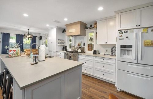Saint Simons Heights Villa | Coastal Cowbell - Luxury 3BR Saltwater Pool Home St Simons Island Near Beach