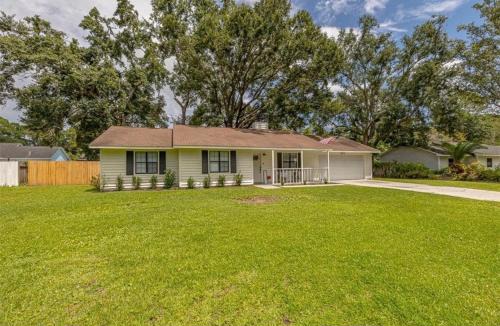 Saint Simons Island House | Coastal home near FLETC, I95, St Simons & Jekyll Island
