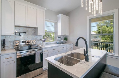 Mississippi City House | Coastal Retreat | 4BR Game Room | Steps to Beach