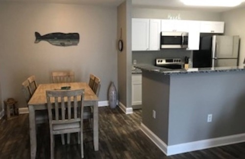 Oak Condo | Colony Club at Drakes Landing