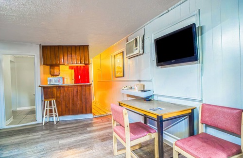 Columbus Hotel | Colony Inn By OYO Columbus US-280