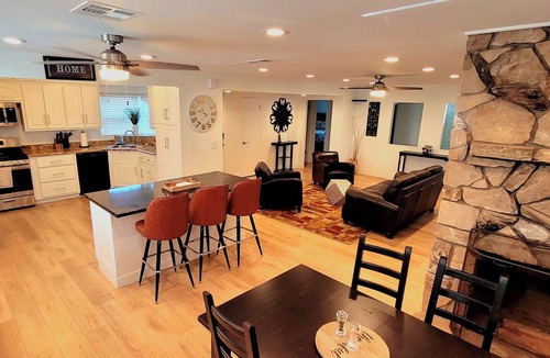 Orange House | Come enjoy this remodeled modern spacious 5 bed 3 bath home with Arcade and spa