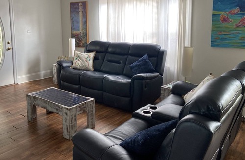 Gulfport House | Come stay at the Sand Dollar Cottage and hop down to the beach!!