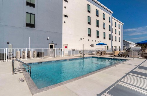 West Panama City Beach Hotel | Comfort Inn & Suites Panama City Beach - Pier Park Area