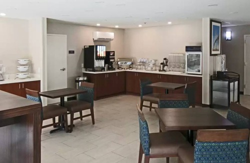Dock Junction Hotel | Comfort Inn & Suites Brunswick I-95