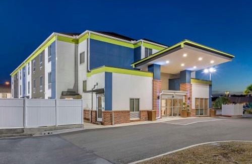 Dock Junction Hotel | Comfort Inn & Suites Brunswick I-95