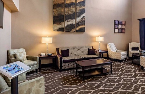 Columbus Hotel | Comfort Suites Columbus State University Area