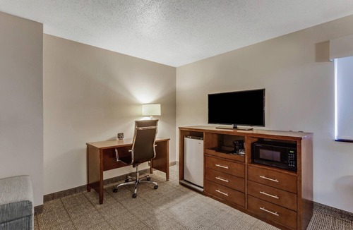 Huntsville Hotel | Comfort Suites Huntsville MidCity District at Research Park