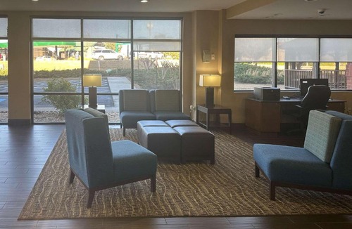 Macon Hotel | Comfort Suites Macon Northwest