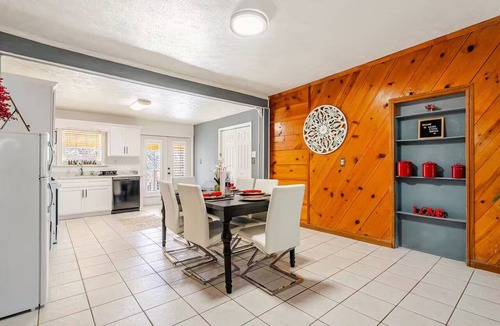 Douglasville House | Comfortable 4BR 2 King Beds Near Arbor Place Mall
