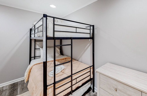East Point Apartment | Comfortable apartment with an in-home theater, jetted tub, & AC - dogs ok
