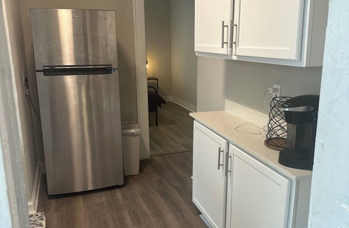 Springfield Apartment | Comfortable Home with Weekly and Monthly Rates!