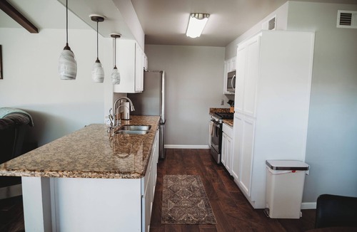 Pebble Hills Park House | Comfy Casita, centrally located, pool, game room, sleeps 10!